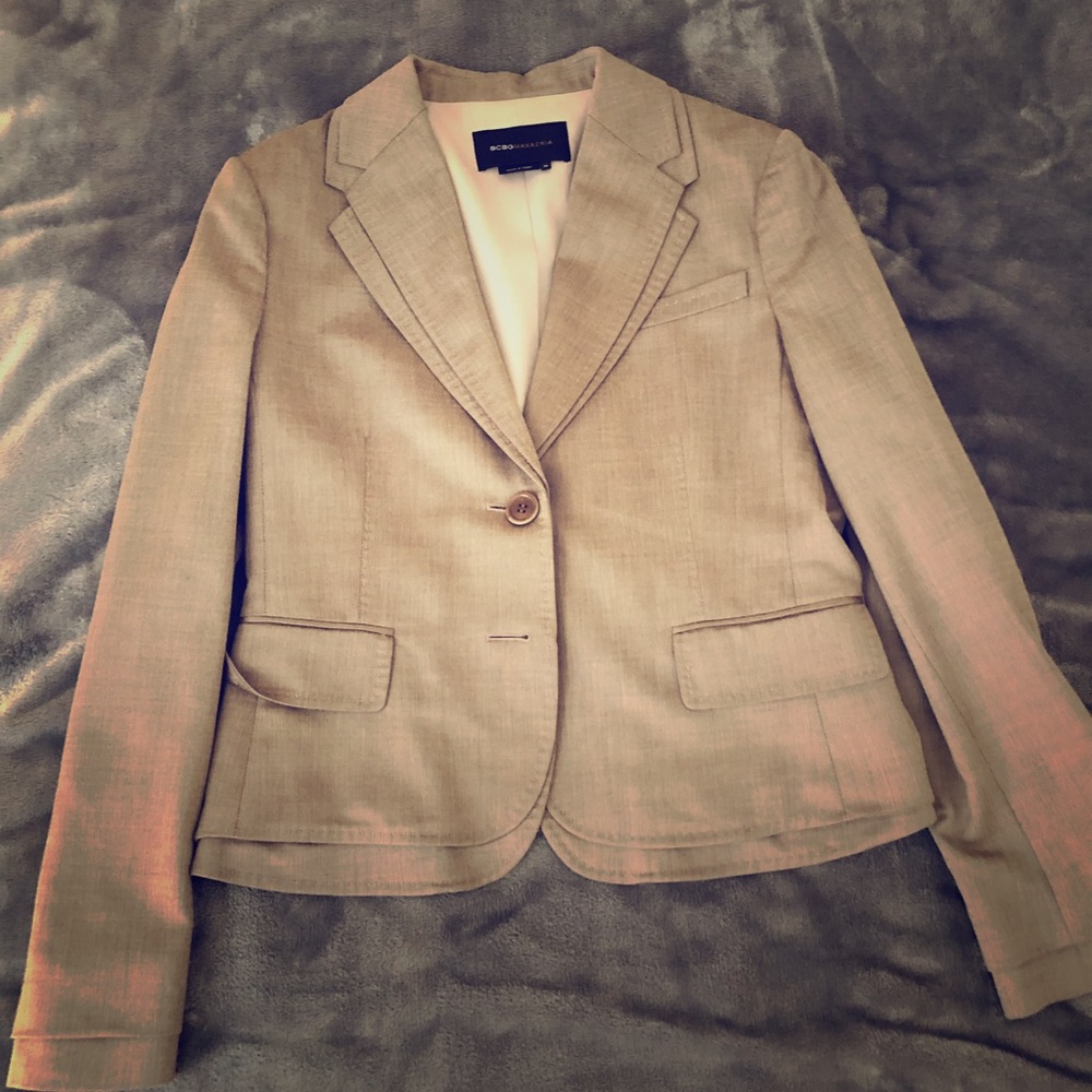 BCBGMAXAZRIA tan blazer